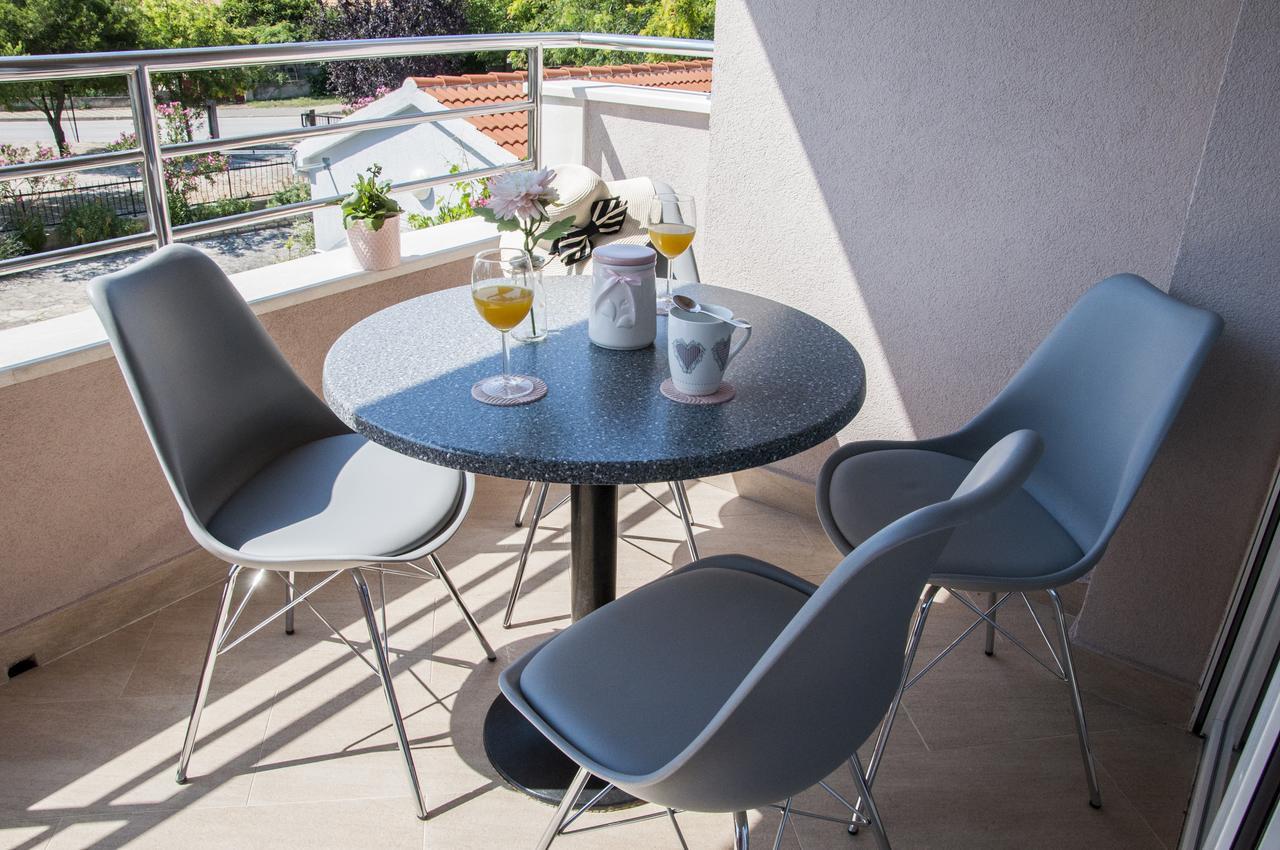 Apartments Tony Biograd Na Moru Exterior photo