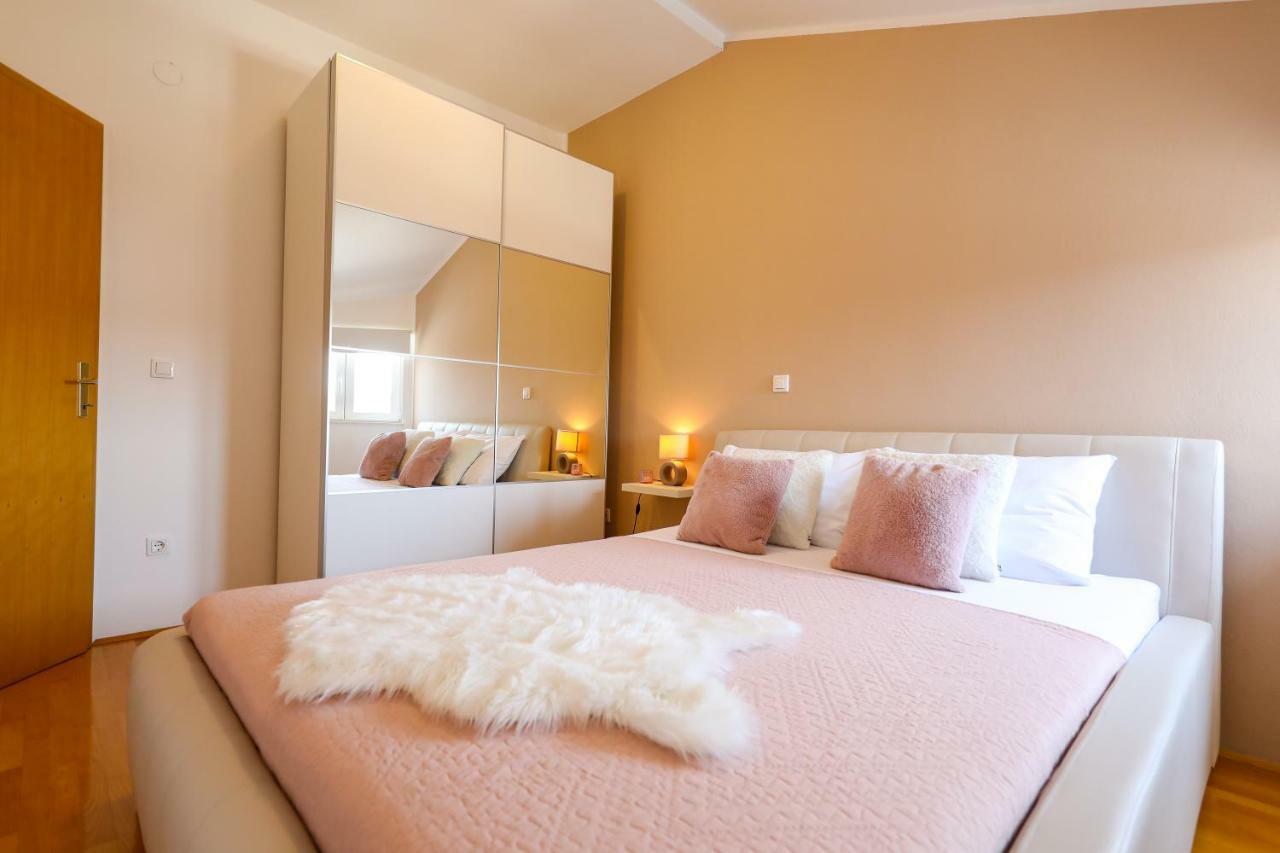 Apartments Tony Biograd Na Moru Exterior photo