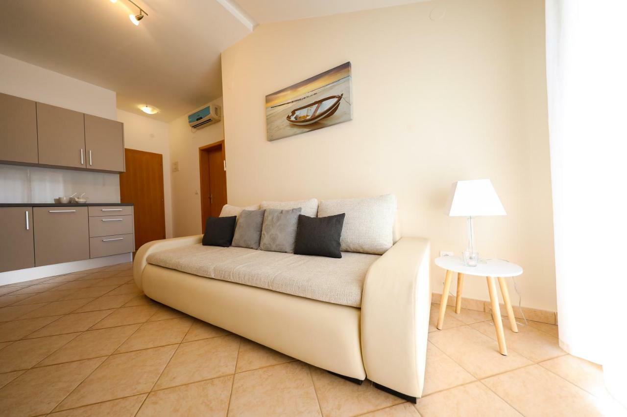 Apartments Tony Biograd Na Moru Exterior photo