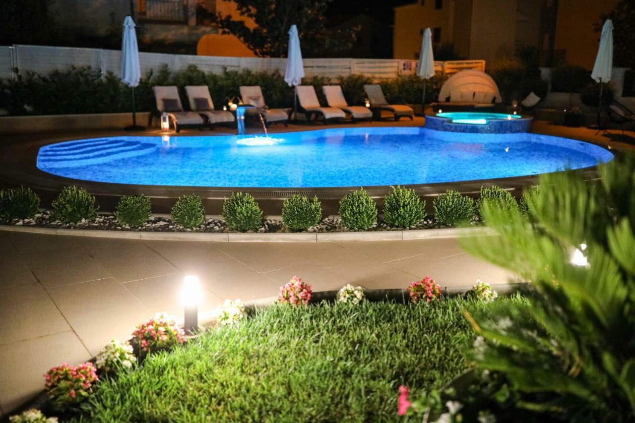 Apartments Tony Biograd Na Moru Exterior photo